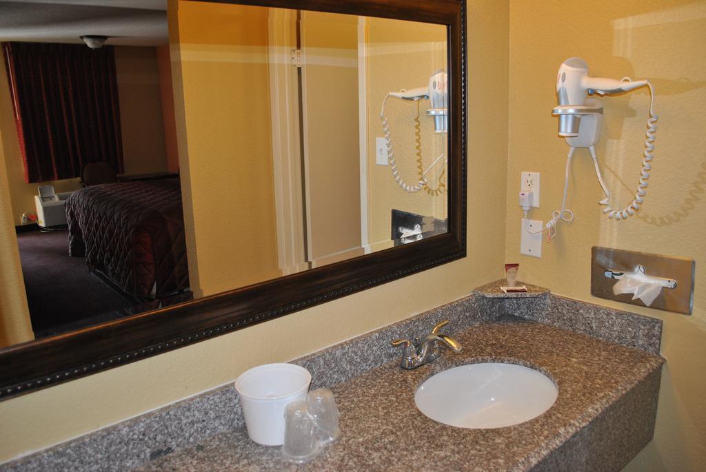 Executive Inn Brookshire 客房 照片